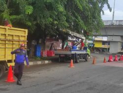 Dinas Perhubungan Kota Banda Aceh dan DLHK3 Banda Aceh Bersinergi untuk Sterilkan Rambu Lalu Lintas