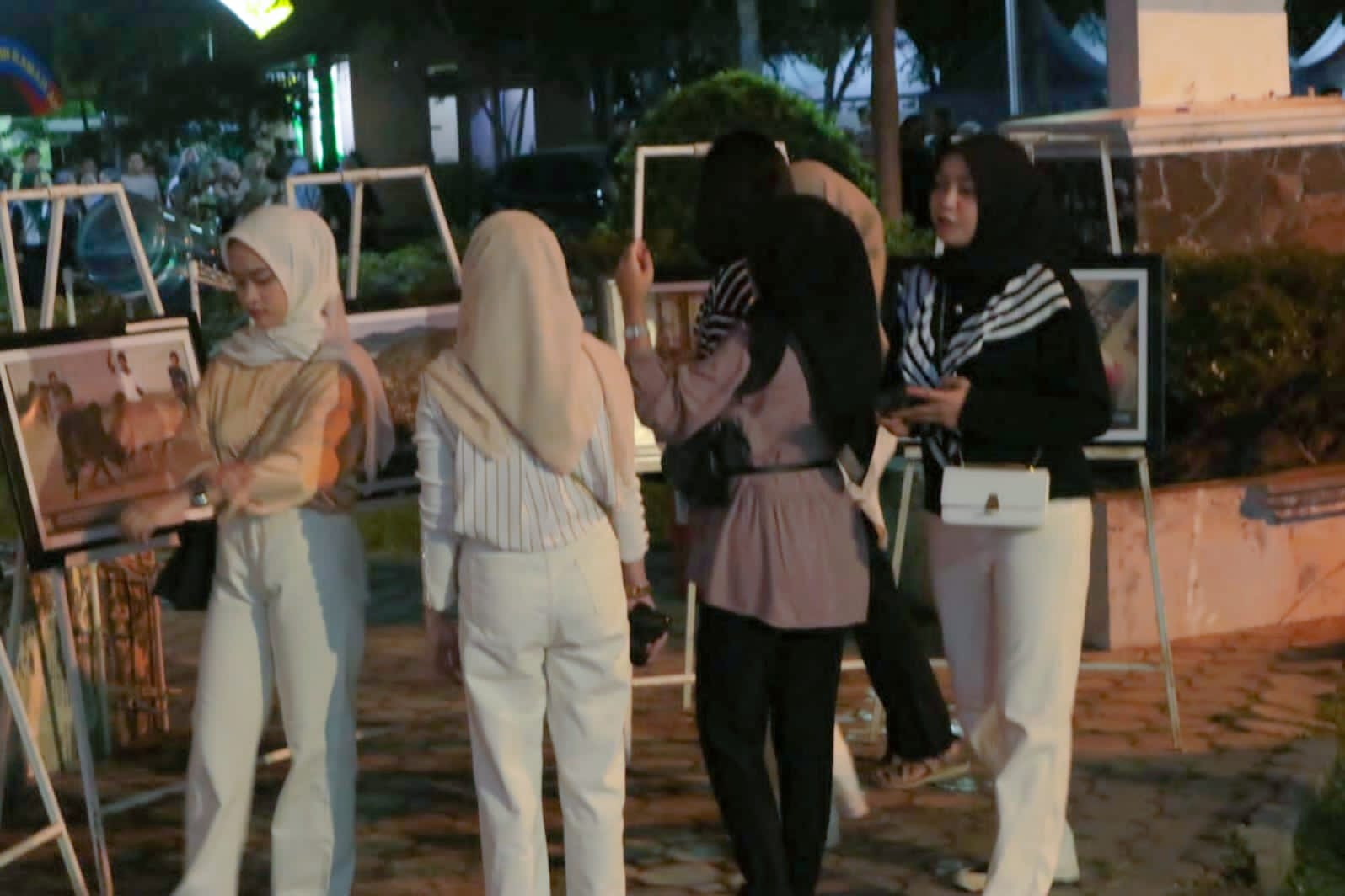 Media Center dan Prokopim Aceh Besar Tampilkan 24 Foto Seni dan Budaya di Arena PKA 8
