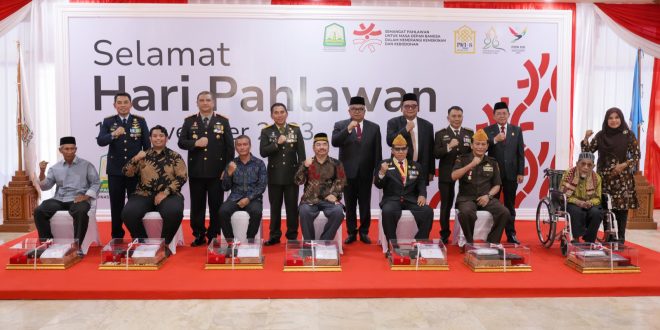Pemerintah Aceh Beri Bingkisan Untuk Keluarga Pejuang Kemerdekaan di Momen Hari Pahlawan