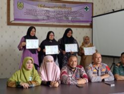 Lokmin Lintas Sektor, Camat Kadafi Berikan Penghargaan Kepada Kader