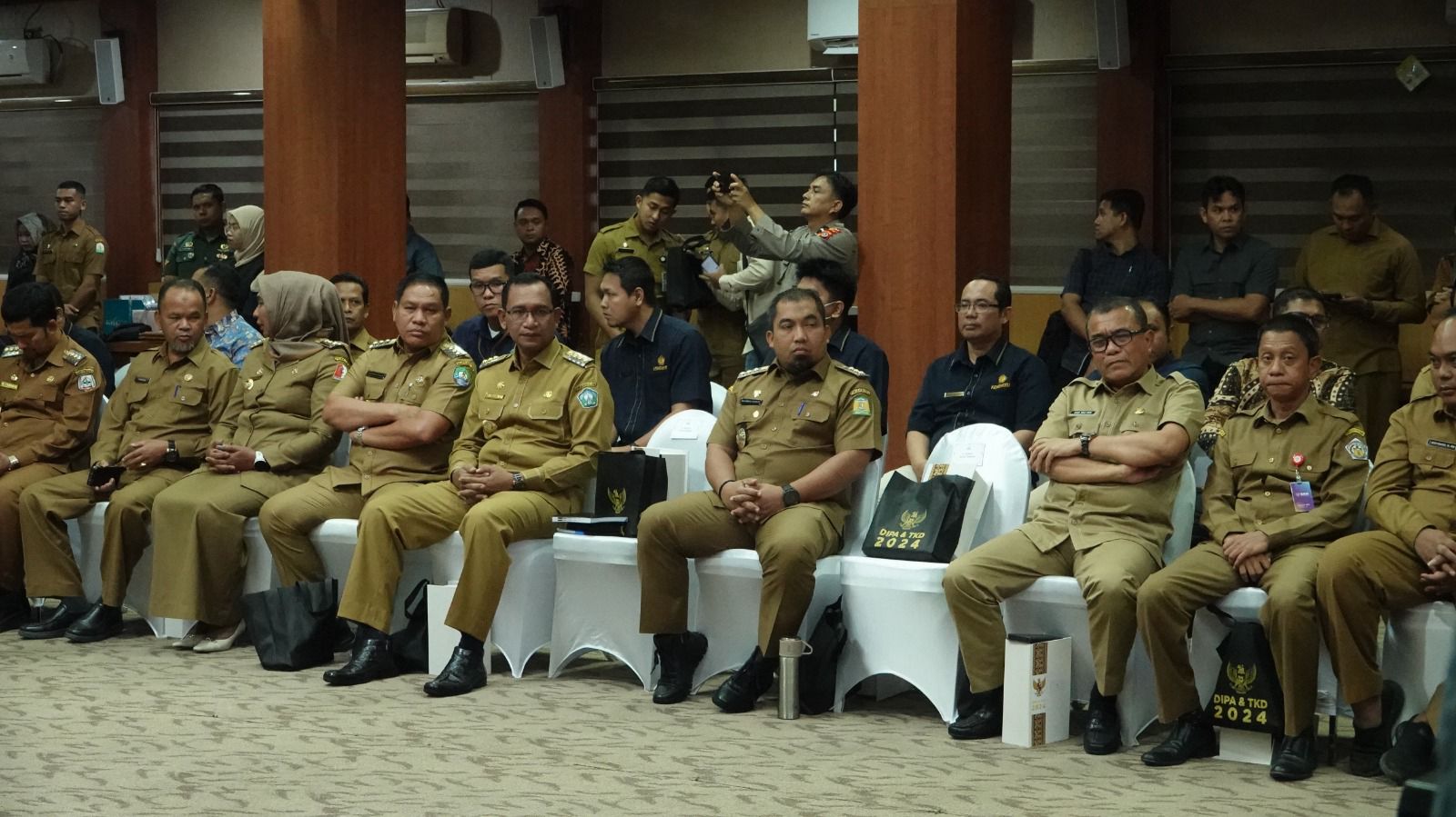 Pj Bupati Aceh Besar Ikut Rapat dengan Mendagri Bahas Percepatan NPHD Pilkada 2024