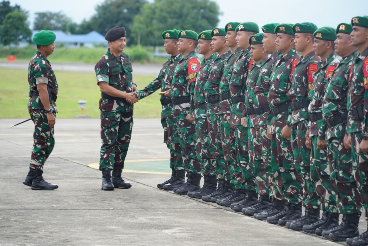 Kasum TNI Lepas Keberangkatan Prajurit Satgas Yonif 116/GS ke wilayah Papua.