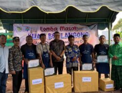 Camat Mustafa Hadiri Lomba Masak Kuah Beulangong di Blang Oi