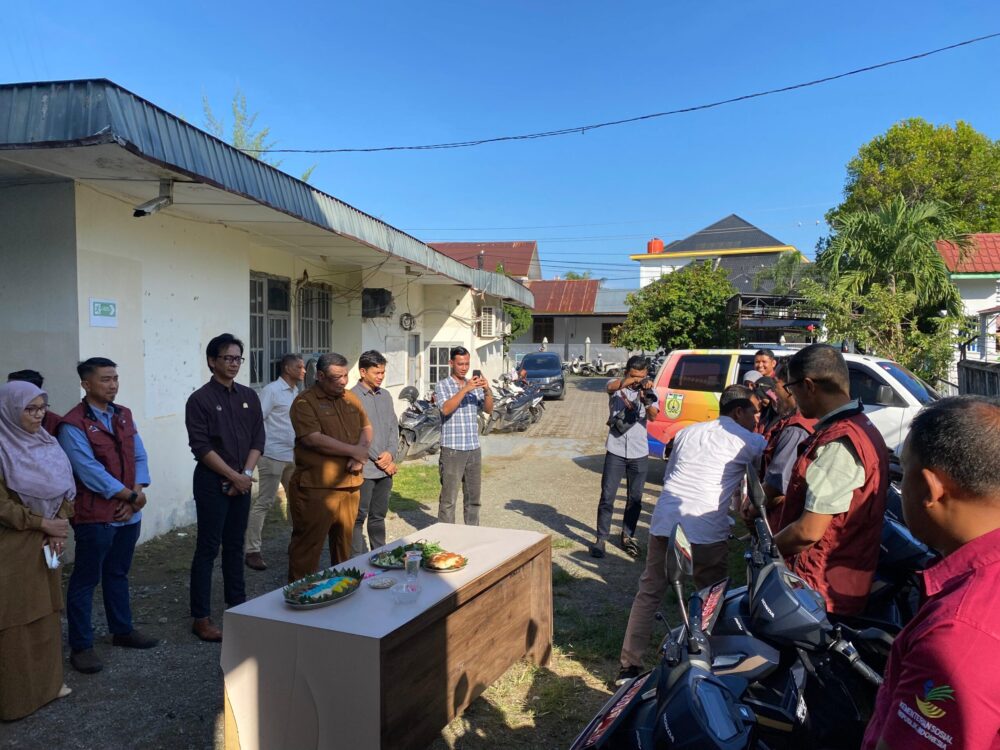 Kadinsos Peusijuek 10 Sepeda Motor untuk Pendamping PKH