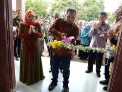 Pj Bupati Aceh Besar Resmikan Rumoh Produksi Batik Malaka