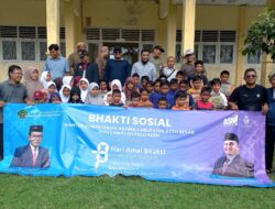 Haru dan Penuh Gembira, Kemenag Aceh Besar Serahkan Paket Belajar untuk Siswa MIN Pulo Aceh