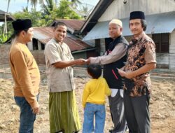 IPQAH Aceh Besar Serahkan Bantuan untuk Korban Kebakaran di Kuta Baro