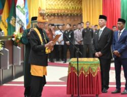 Penjabat Gubernur Saksikan Pengukuhan Kembali Malik Mahmud Sebagai Wali Nanggroe Aceh