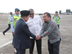 Pj Bupati Aceh Besar Dampingi Sekda Bustami Sambut JK dan Hamid Awaluddin