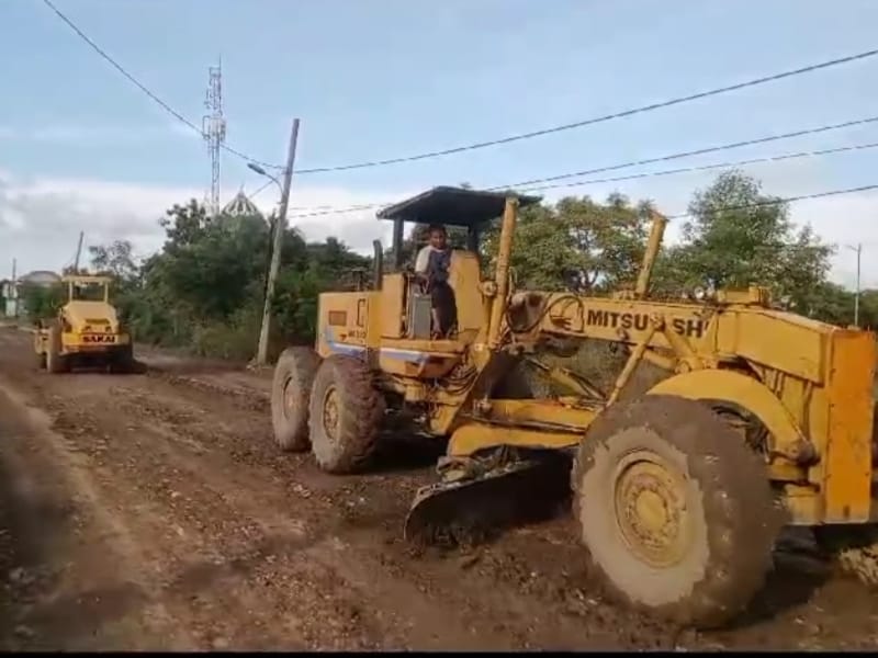 Respon Keluhan Masyarakat, Pemkab Aceh Besar Tangani Secara Darurat Jalur Limpok-Cot Iri