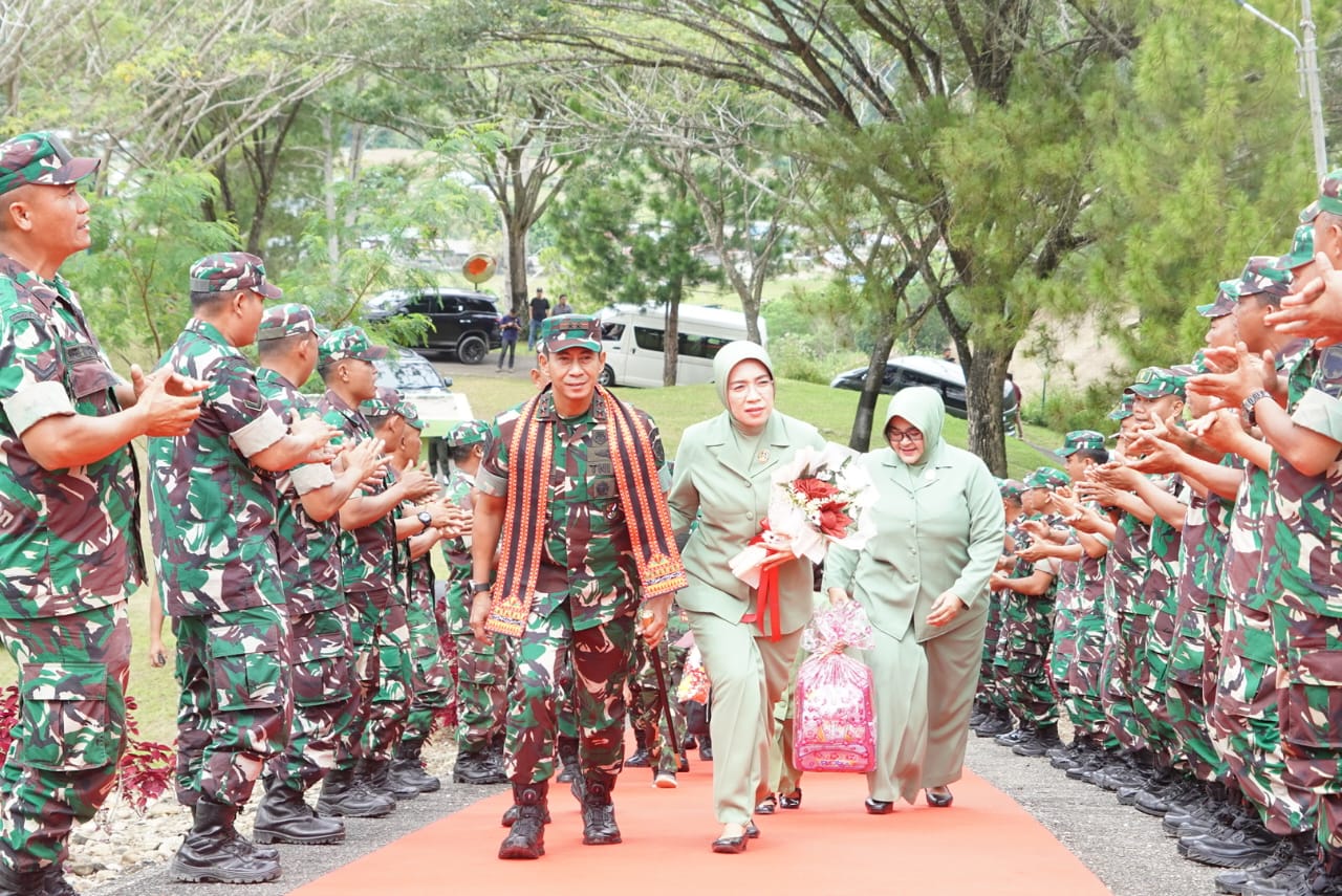 Kunjungan Kerja Pangdam IM dan Ibu Ketua Persit KCK Daerah Iskandar Muda ke Kodim 0113/Gayo Lues.