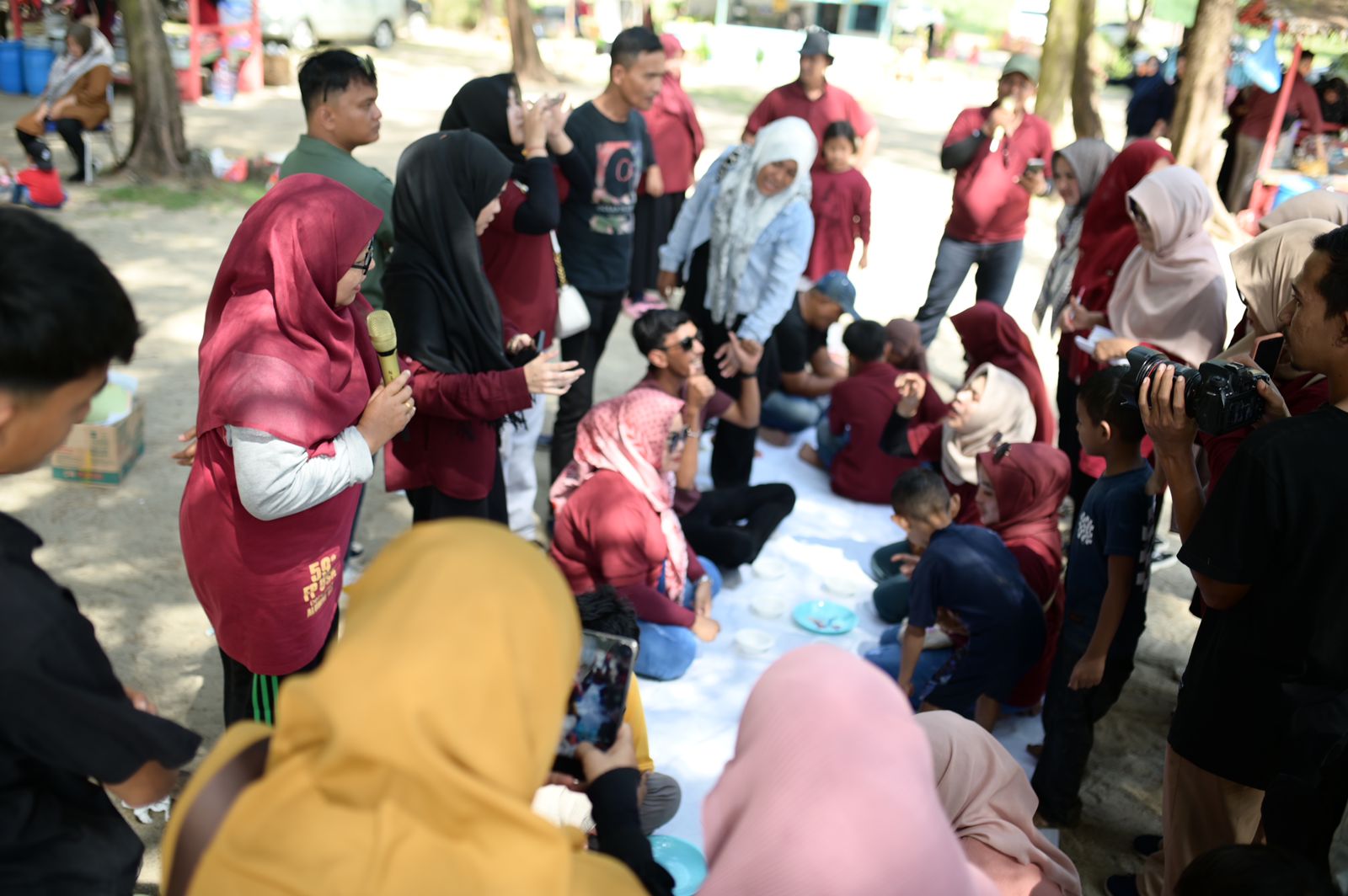 Sekretariat DPRK Banda Aceh Gelar Family Gathering di Pantai Riting