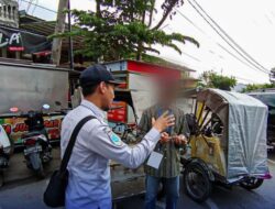 Dishub Bina Juru Parkir yang Tak Pakai Atribut Resmi
