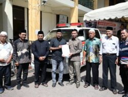 Sahuti Aspirasi Warga, Ketua DPRK Serahkan Ambulans untuk Masyarakat Gampong Laksana