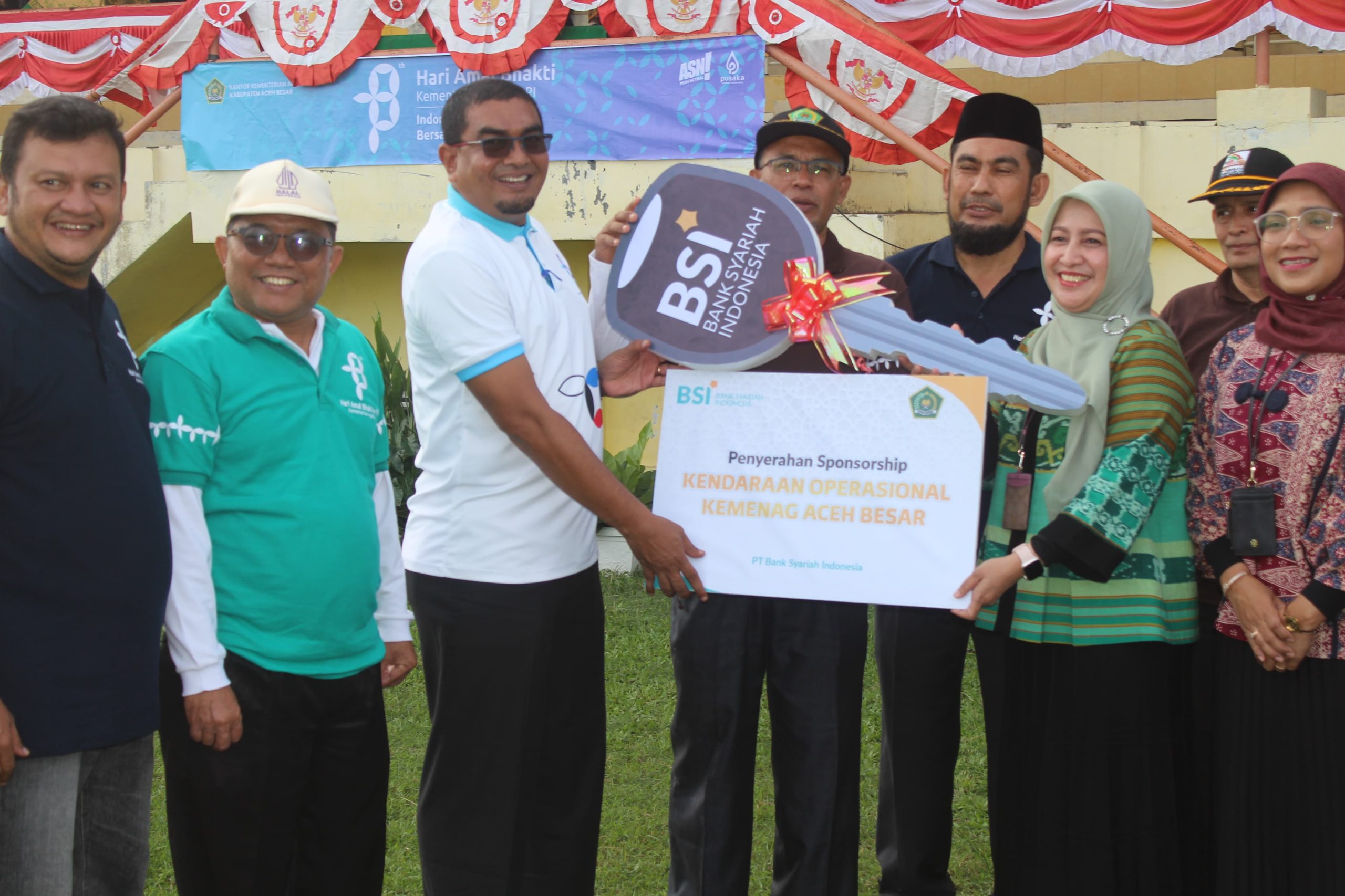 Di HAB ke 78, Kemenag Aceh Besar Terima Kado istimewa 1 unit minibus dari BSI