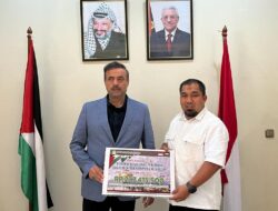 Pj Bupati Iswanto Serahkan Donasi Aceh Besar untuk Palestina