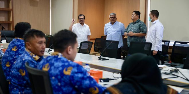 Sekda Tinjau Rakor Tim PB PON XXI 2024 di Kantor Gubernur Sumut