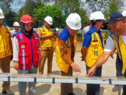 Pj Wali Kota Tinjau Proyek Rehabilitasi Bendungan Karet