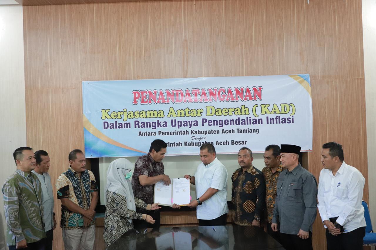 Aceh Besar dan Aceh Tamiang Teken Kerjasama Pengendalian Inflasi Daerah