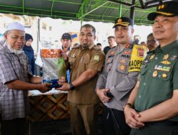 Pj Bupati Bersama Forkopimda Aceh Besar Pantau Langsung Gelaran Pangan Murah Perdana di Masjid Piyeung