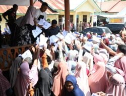 Membludak, Warga Kuta Baro Padati Pangan Murah Pemkab Aceh Besar