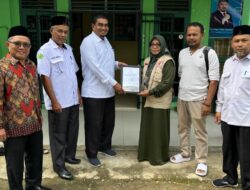 Peduli Palestina, Kemenag Aceh Besar Terima Award dari Lembaga MER-C