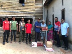 Pohon Tumbang Timpa Rumah Warga, Pemkab Aceh Besar Salurkan Bantuan Masa Panik
