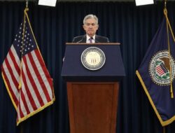 The Fed Kembali Tahan Suku Bunga, Pertimbangkan Cut Rate