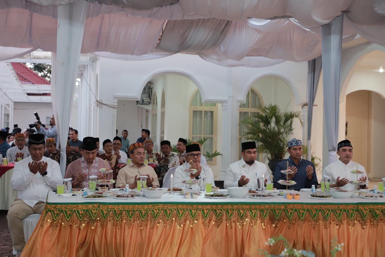 Pemkab Aceh Besar Gelar Silaturahmi dan Buka Puasa Bersama di Meuligoe