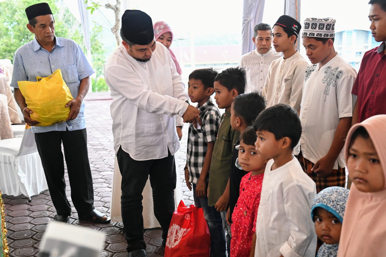 TP PKK Aceh Besar Santuni 40 Anak Yatim dan Buka Puasa Bersama