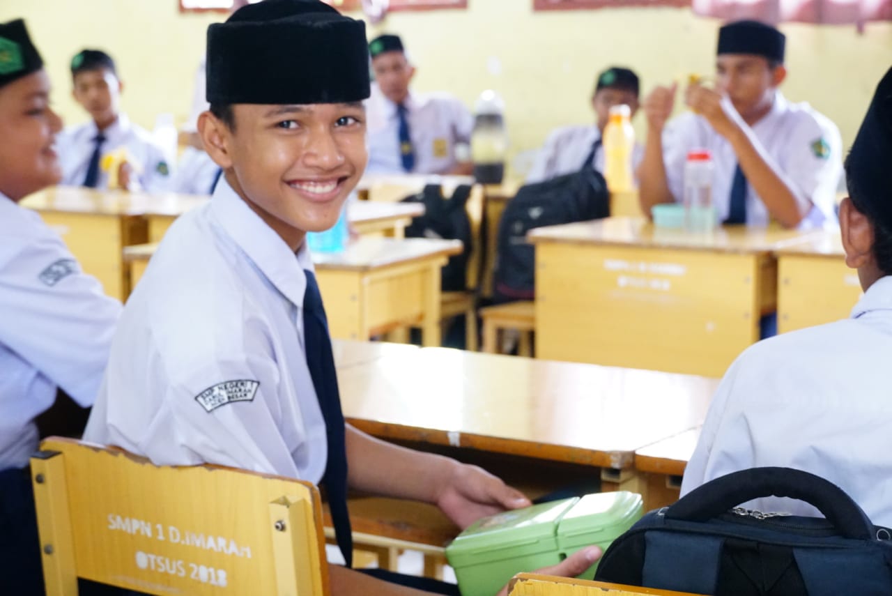 Simulasi Makan Siang Gratis Tuai Pujian dari Pelajar SMPN 1 Darul Imarah