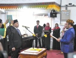 Ketua Iskandar Ali Lantik Muliadi PAW Anggota DPRK Aceh Besar