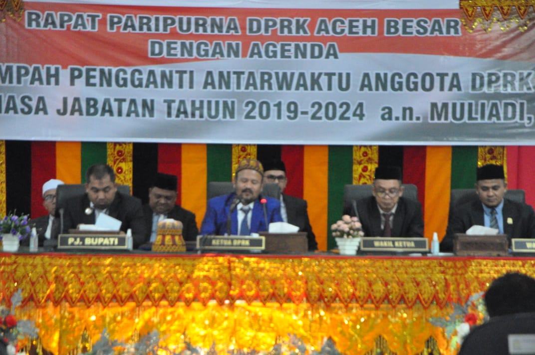 Ketua Iskandar Ali Pimpin Paripurna PAW Anggota DPRK Aceh Besar