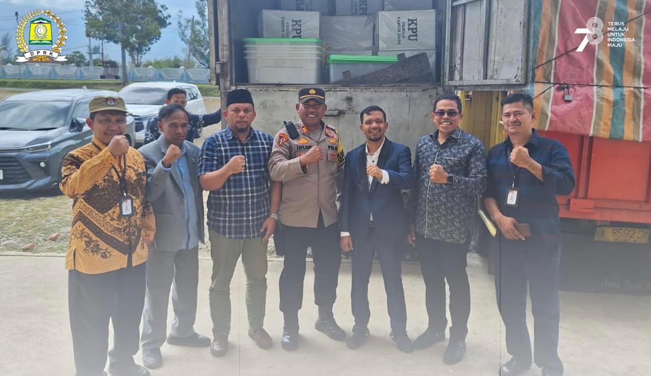 Komisi I DPRK Aceh Besar Tinjau Pendistribusian Logistik Pemilu 2024 di JSC Kota Jantho
