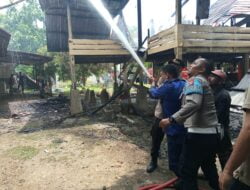 Polsek Trienggadeng, Damkar, dan Masyarakat Padamkan Kebakaran Balai Pengajian Darul Fatih