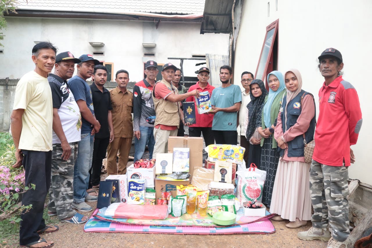 Lagi, Pemkab Aceh Besar Salurkan Bantuan Masa Panik untuk Korban Kebakaran di Meunasah Intan KBJ