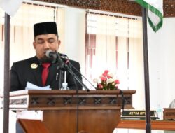 Pj Bupati Aceh Besar Sampaikan LKPJ Tahun Anggaran 2023 di Paripurna DPRK