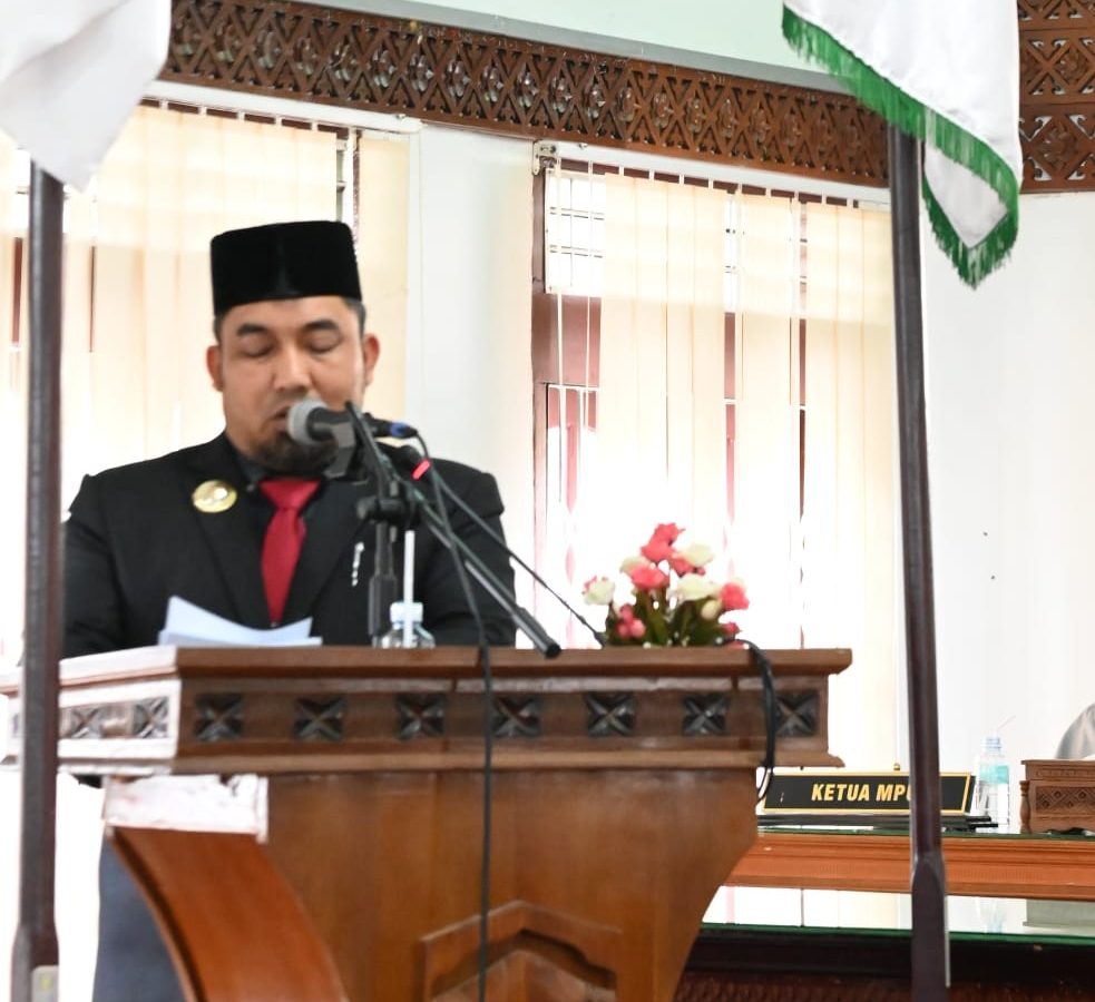 Pj Bupati Aceh Besar Sampaikan LKPJ Tahun Anggaran 2023 di Paripurna DPRK