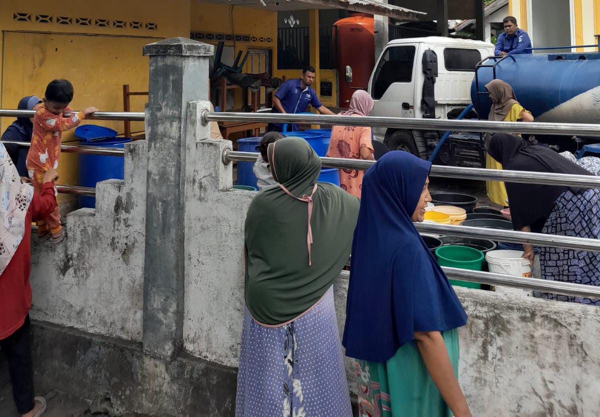 Tindaklanjuti Instruksi Pj Bupati, PDAM Tirta Mountala Telah Distribusi 250 Ton Air Bersih untuk Warga Lhoknga