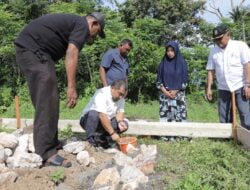 Pj Bupati Aceh Besar Letakkan Batu Pertama Pembangunan Rumah Dhuafa Hasil Swadaya Warga