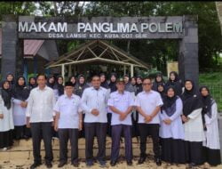 Peringati Harkitnas, Kemenag Aceh Besar Ziarah ke Makam Tgk Chik Ditiro dan Panglima Polem