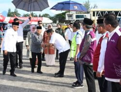 Pj Bupati Aceh Besar Sambut Kedatangan Wapres RI di Bandara SIM