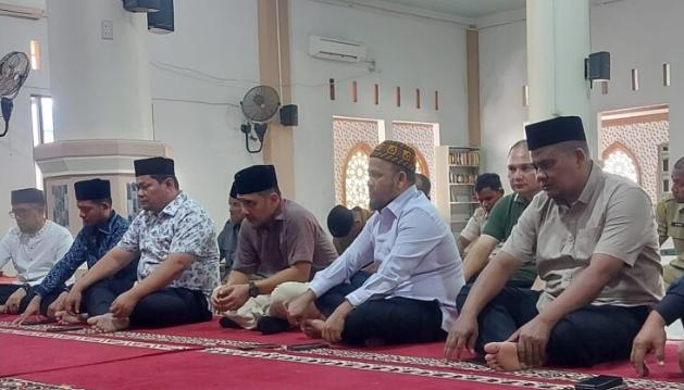 Ini Kata Ketua DPRK Aceh Besar: Waled Husaini Sosok Peduli Pendidikan dan Penegakan Syariat Islam