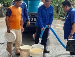 Dirut PDAM Tirta Mountala Turun Langsung Suplai Air Bersih untuk Warga Lhoknga