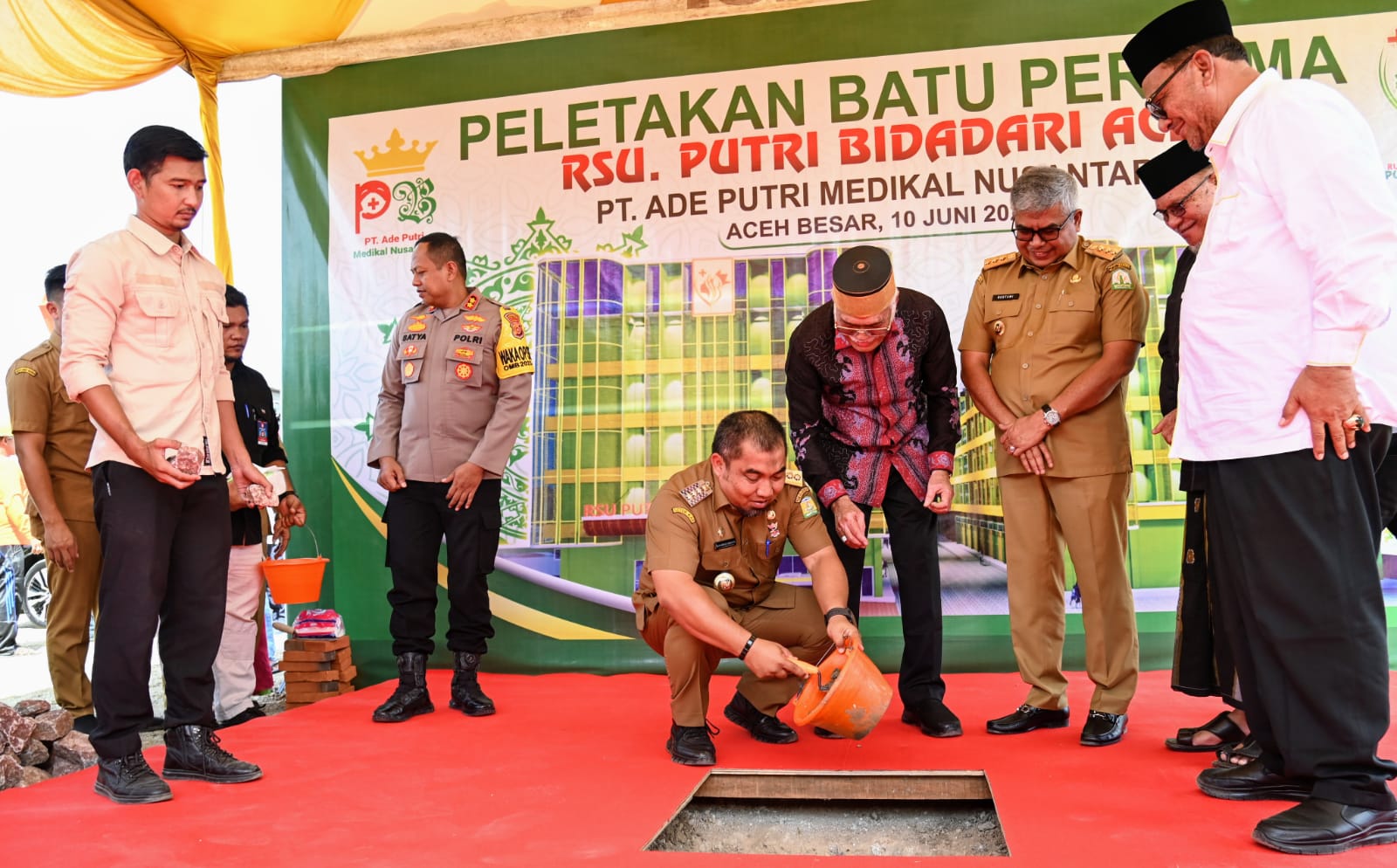 Pj Bupati Iswanto Bersama Pj Gubernur Aceh Lakukan Peletakan Batu Pertama RSU Putri Bidadari Aceh