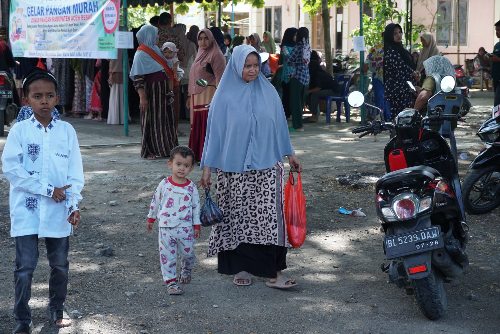 Jelang Idul Adha 1445 H, Warga Lon Asan Rasakan Berkah Pangan Murah Pemkab Aceh Besar
