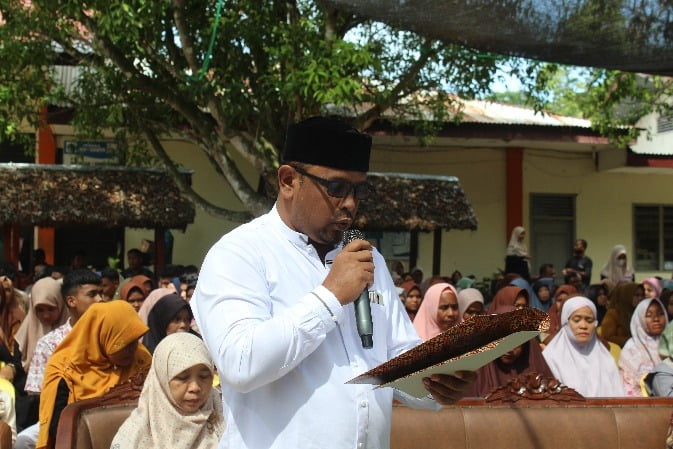 Ketua MPD Aceh Besar Kukuhkan Komite SMAN 1 Indrapuri