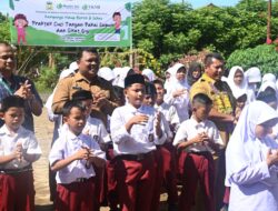 Wakili Pj Bupati, Sekda Aceh Besar Buka Even Promosi Kebersihan di SDN 1 Lhoknga