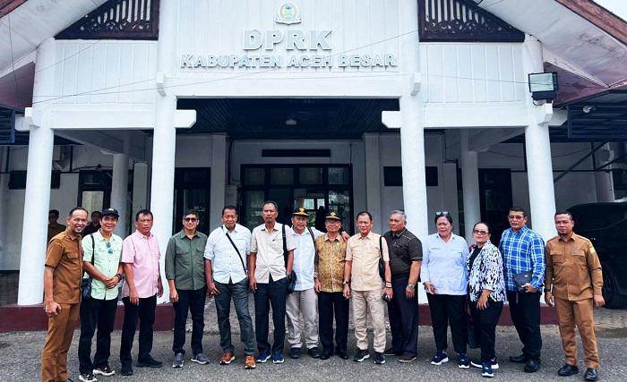 DPRK Aceh Besar Terima Kunjungan DPRD Simalungun dan Bahas Peraturan Dewan dan Kode Etik
