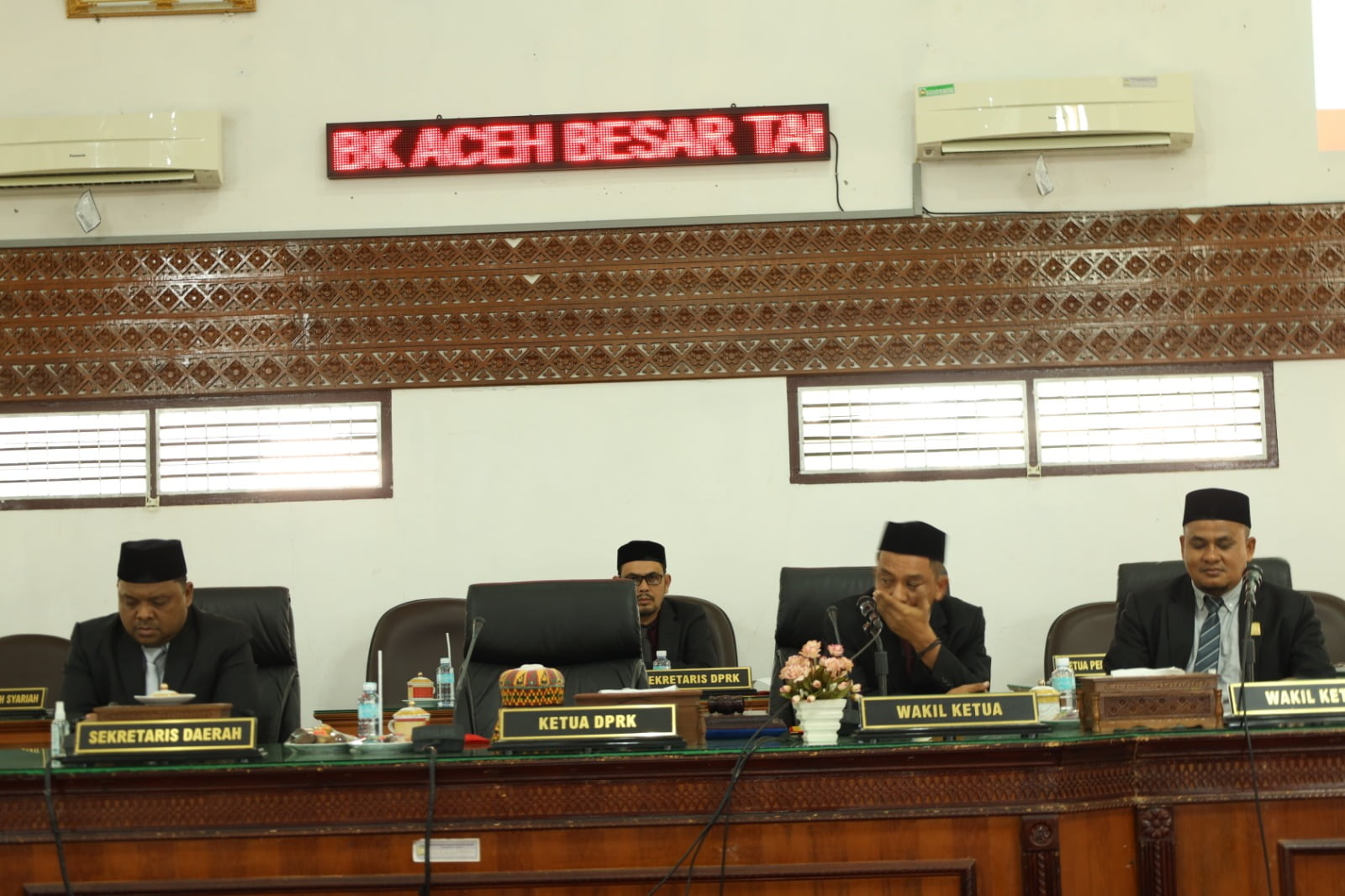 Wakili Pj Bupati, Sekda Aceh Besar Hadiri Rapat Paripurna Pemandangan Umum Fraksi DPRK Aceh Besar Raqan Pertanggung jawaban APBK 2023